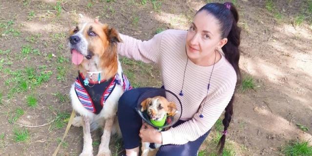 Наталия Грандовская с двумя подопечными. Милли (тогда ещё Линда) – та, которая меньше. Наталия Грандовская с двумя подопечными. Милли (тогда ещё Линда) – та, которая меньше.