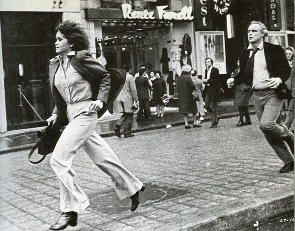 Мучительные отношения были у героев знаменитого фильма Бернардо Бертолуччи "Последнее танго в Париже", которых сыграли Мария Шнайдер и Марлон Брандо. Фото кадр из фильма "Последнее танго в Париже".