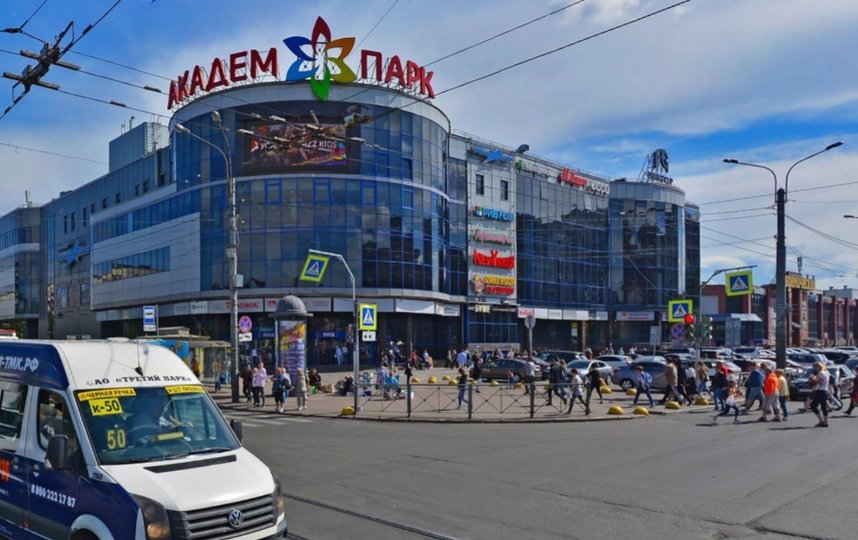 Торговые центры Петербурга продолжают работать. Фото Яндекс.Панорамы