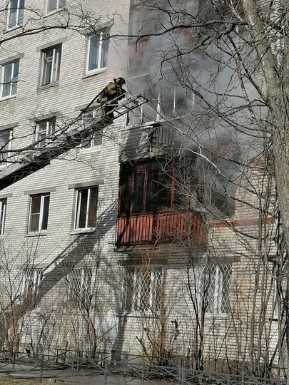 Пожар в доме на улице Стойкости. Фото vk.com