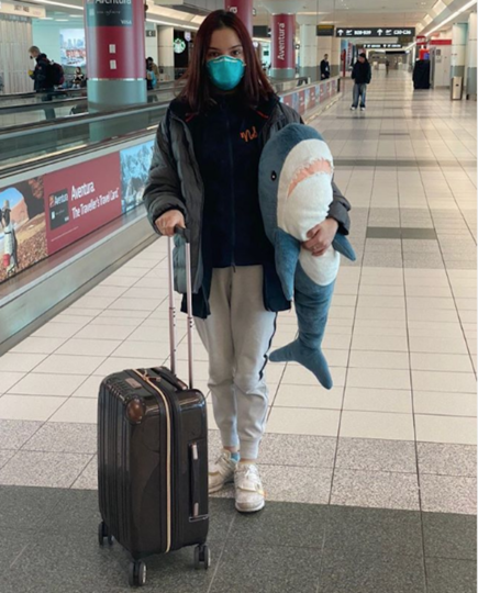 Евгения выложила фотографию из аэропорта в Японии. Фото Instagram @jmedvedevaj