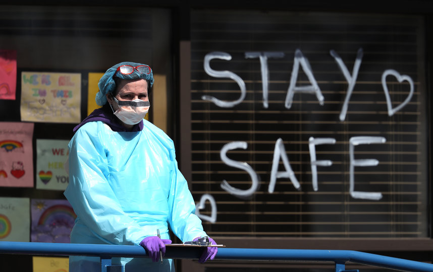 Всего в мире зафиксировано 1 330 634 случая коронавируса. Фото AFP