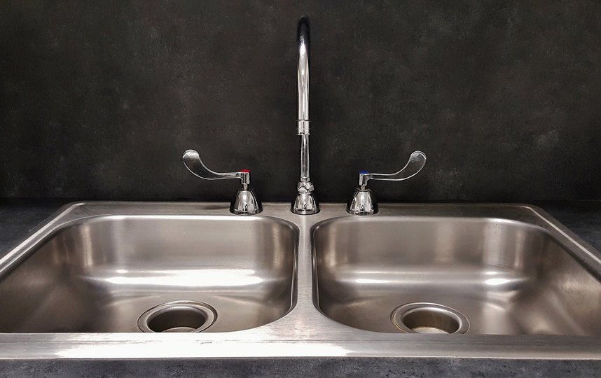 Мытьё посуды может помочь справиться со стрессом. Фото pixabay