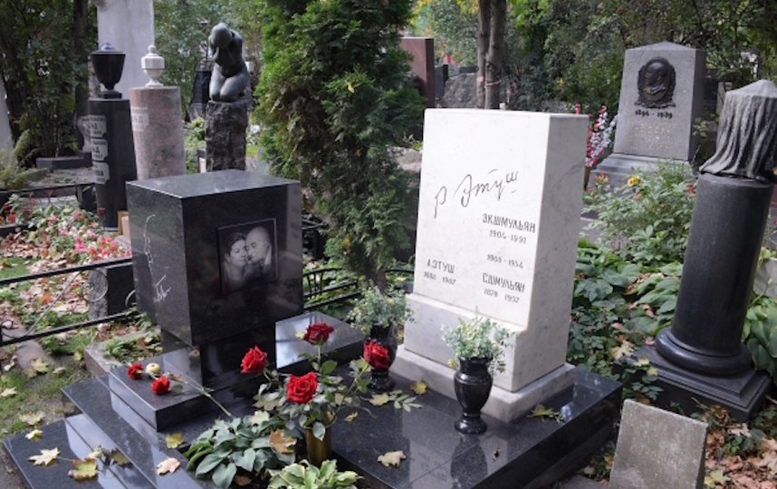 В Москве введены ограничения на посещение кладбищ из-за коронавируса. Фото РИА Новости