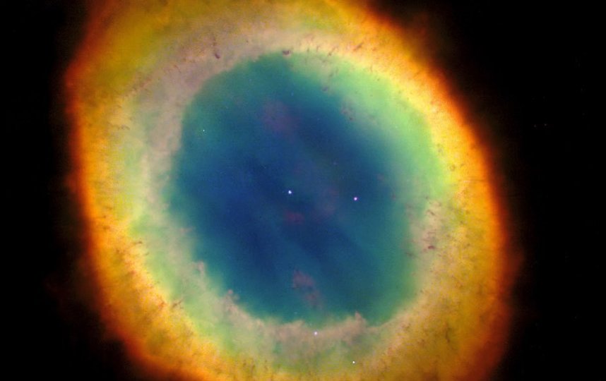 16 октября 1998 года “Хаббл” увидел Планетарную туманность “Кольцо”. Фото nasa.gov