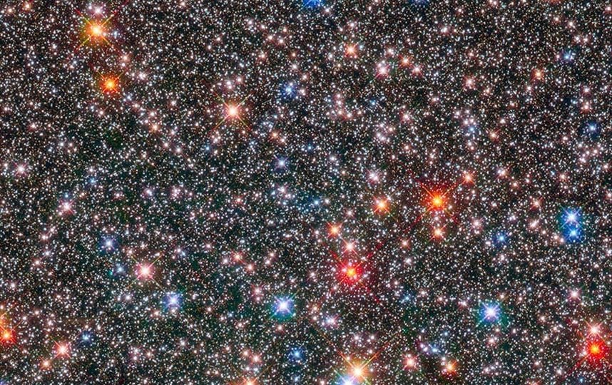 6 мая 2012 года телескоп “Хаббл” смотрел на звезды в центре нашей галактики. Фото nasa.gov