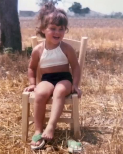 Виктория Бекхэм в детстве. Фото Instagram @victoriabeckham