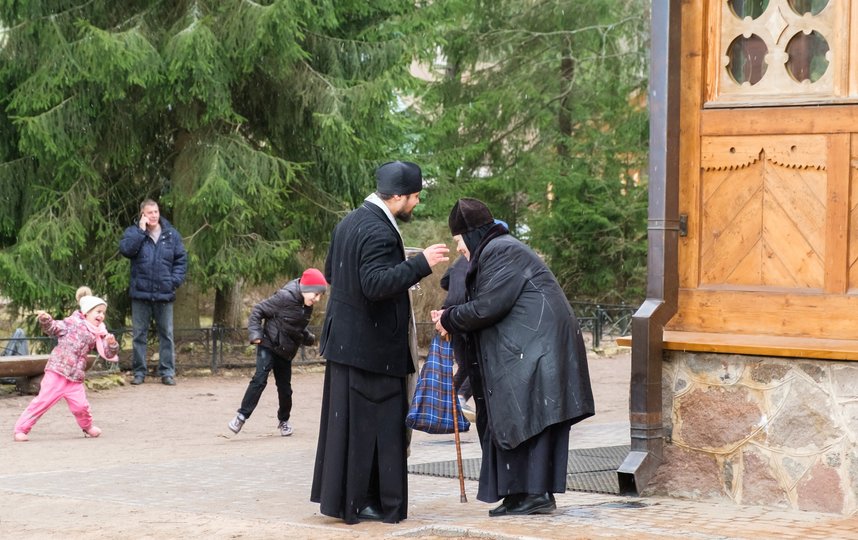 Освящение куличей в Вырице. Фото Алена Бобрович