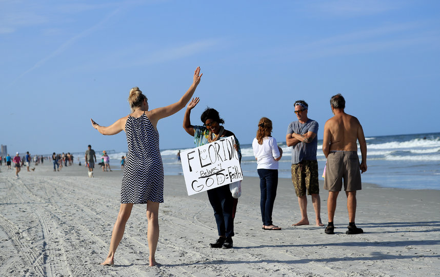 Во Флориде открылись парки и пляжи. Фото AFP