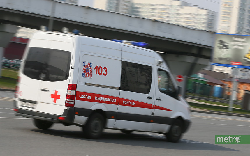 В Москве женщина скончалась возле дома после того, как её привезли из больницы. Фото Василий Кузьмичёнок