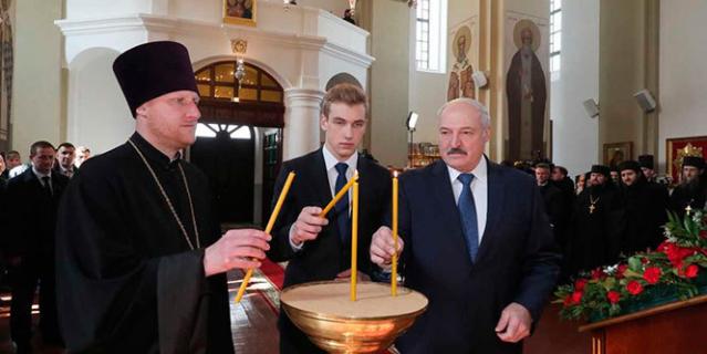 Александр Лукашенко и Николай Лукашенко.