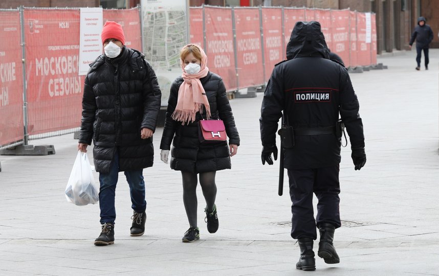 Жители Московской области будут обязаны носить маски. Фото Агентство "Москва"