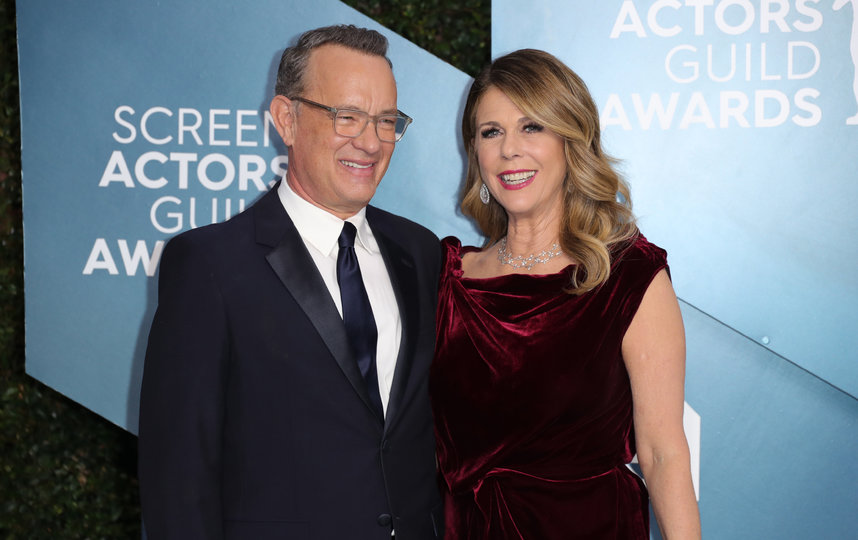 Том Хэнкс с женой Ритой в начале 2020 года на церемонии награждения Гильдии киноактёров. Фото Getty