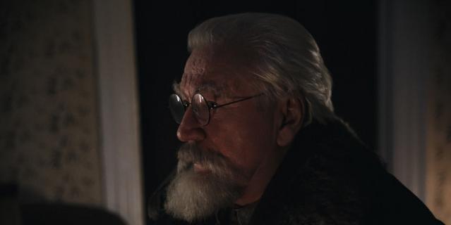Кадр из сериала "Дед Морозов". Кадр из сериала "Дед Морозов".