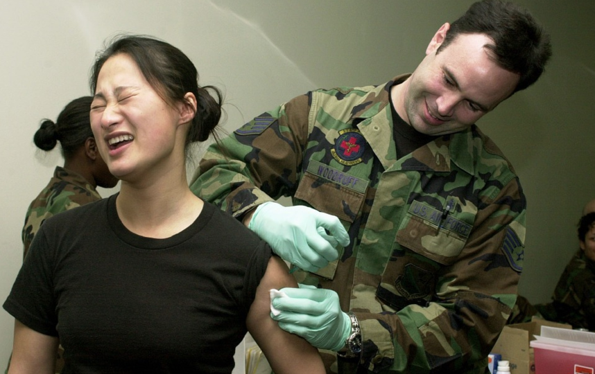 Вакцинация, по мнению Сергея Колесникова, может почти по "военному пути". Фото Pixabay