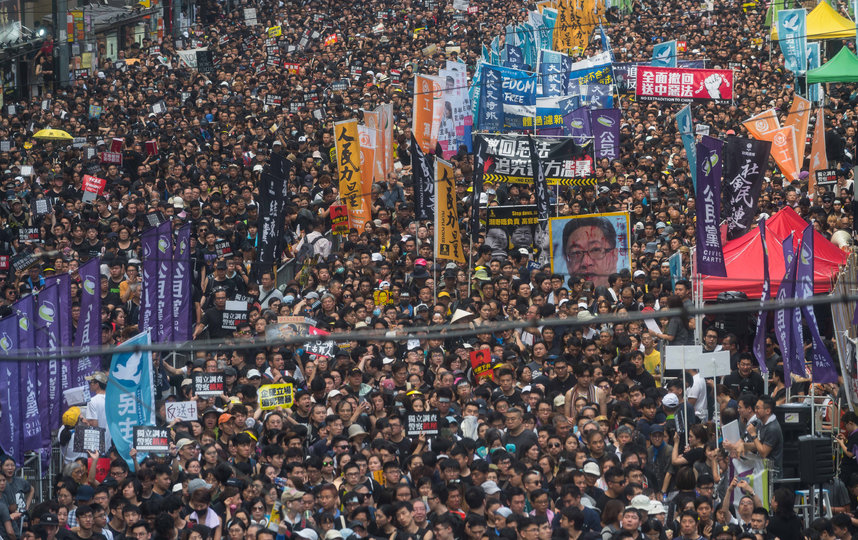 В акциях протеста приняло участие почти всё население города. Фото Getty