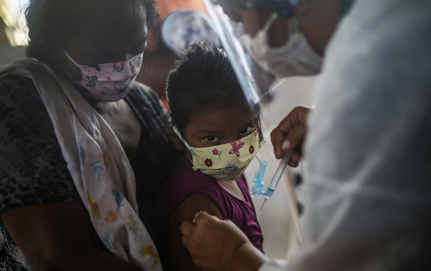 Во многих странах, в том числе и африканских, пандемия сбила план поставок вакцин в деревни и небольшие города. Фото Getty