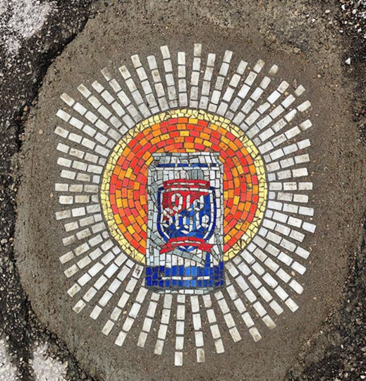 Американский стрит-арт художник Джим Бахор также решил внести свой вклад в коронавирусное искусство с помощью проекта "Святая Троица". Фото скриншот instagram @jimbachor