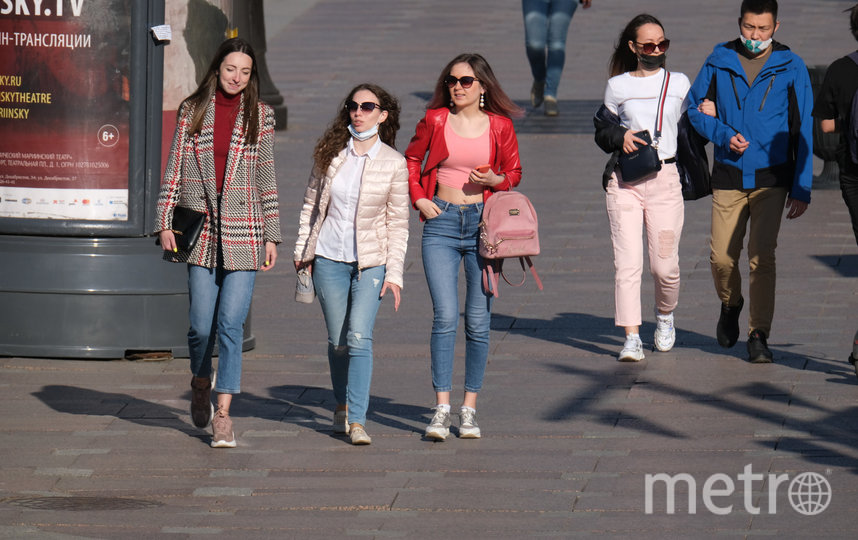Петербуржцы вышли на прогулку. Фото Святослав Акимов, "Metro"