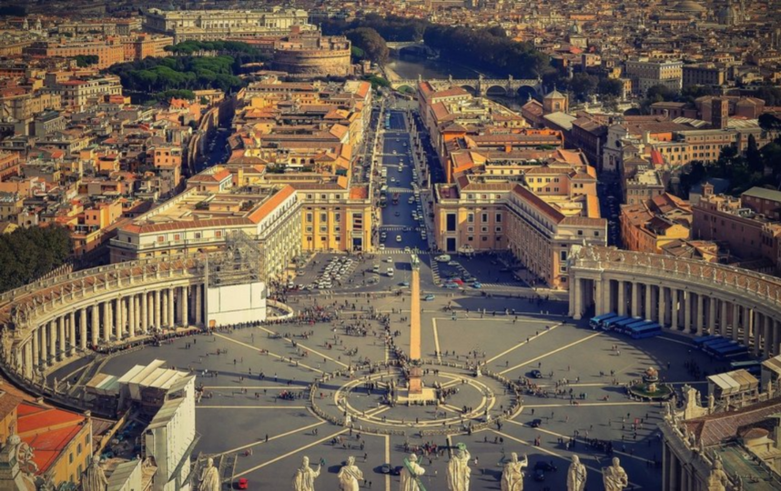 Музеи Ватикана посещают туристы, увлечённые культурой. Фото Getty