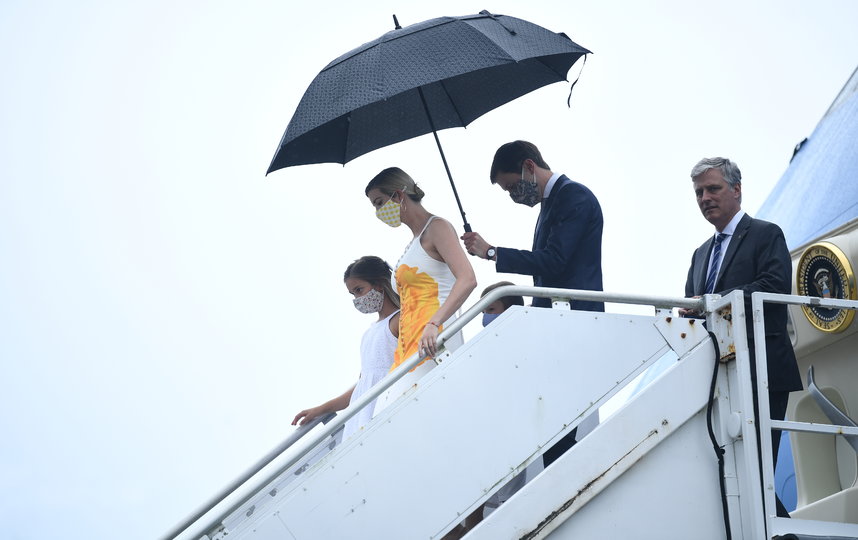 Иванка Трамп с супругом Джаредом Кушнером. Фото AFP