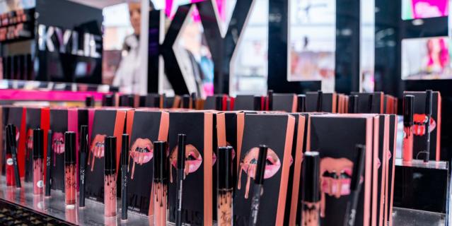 Косметический бренд Kylie Cosmetics. Косметический бренд Kylie Cosmetics.