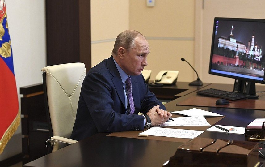 Путин во время совещания. Фото скрин-шот, Скриншот Youtube