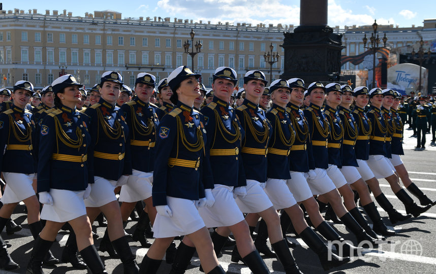 Участницы парада будут в парадной военной форме с медалями. Фото предоставлено пресс-службой ЗВО, "Metro"