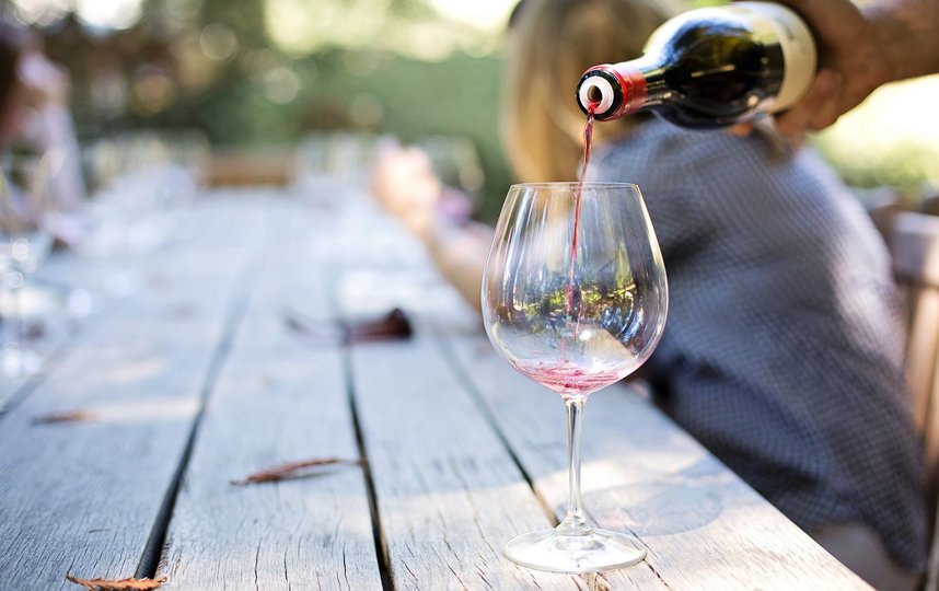 До 19 июня все желающие французские виноградари могут заявить объем вина, который хотят дистиллировать. Фото Pixabay