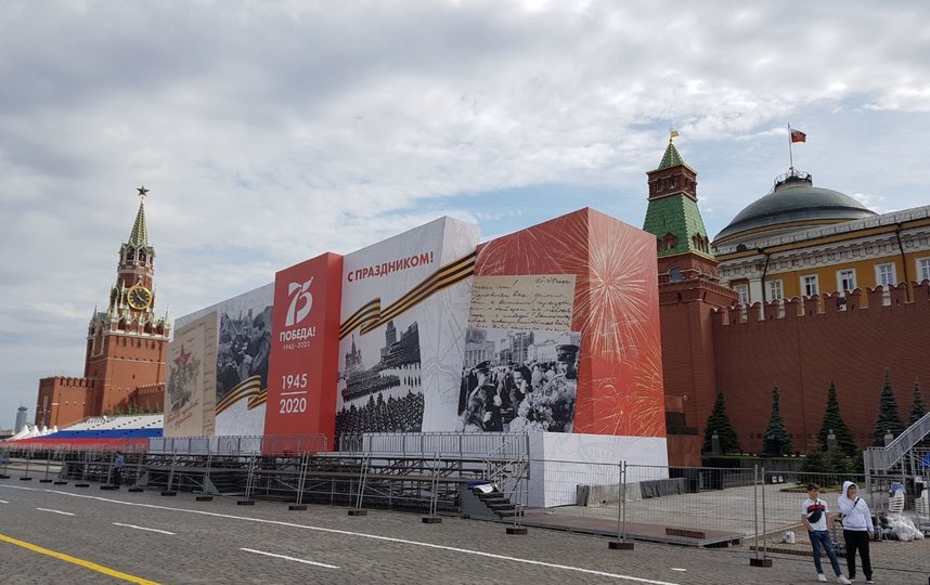 Красную Площадь к Параду Победы уже украсили. Фото Василий Кузьмичёнок