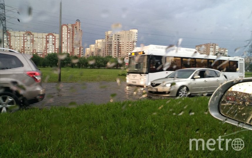 Буря в санкт петербурге сегодня. Гроза в Мурино СПБ. Ураган в Санкт-Петербурге 18 июня 2020. Ураган в Ленинградской области сейчас. Ураган в Санкт-Петербурге 2010.