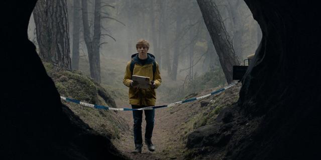 Кадр из сериала "Тьма". Кадр из сериала "Тьма".