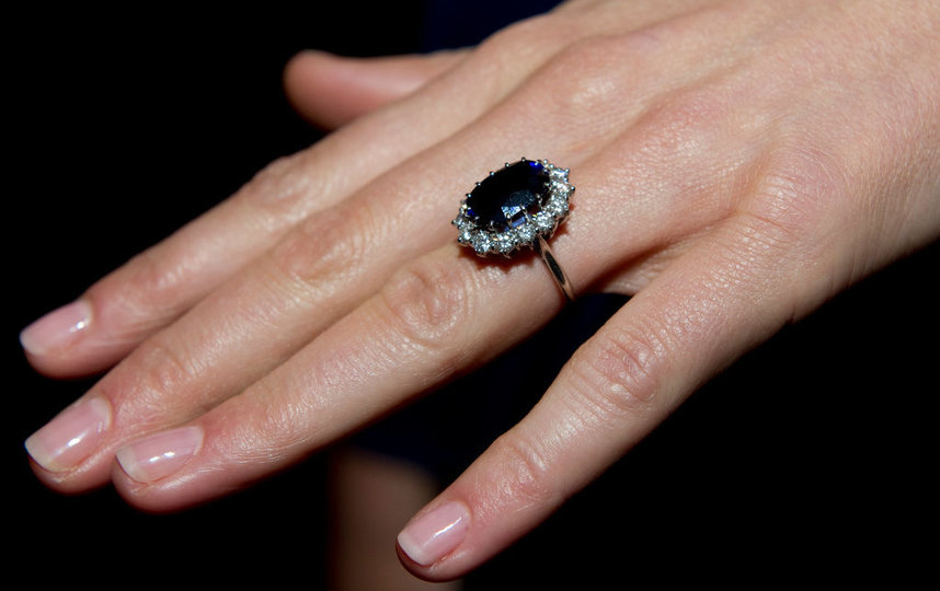 То самое помолвочное кольцо Дианы, но на руке Кейт Миддлтон. Фото Getty