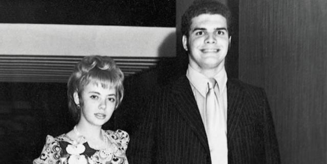 23 декабря 1971 года, Джулиана на выпускном балу – всего за день до авиакатастрофы. 23 декабря 1971 года, Джулиана на выпускном балу – всего за день до авиакатастрофы.