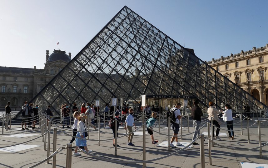 Лувр был закрыт 13 марта. Фото AFP