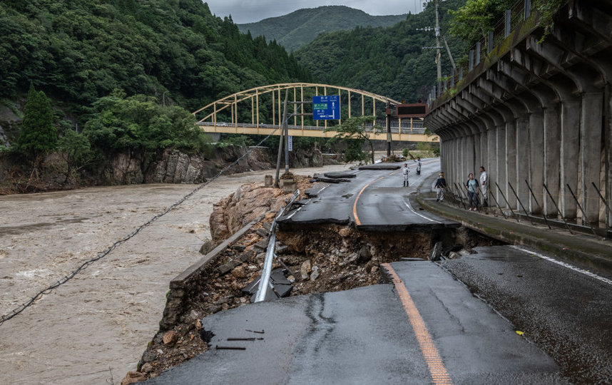 Наводнение и оползни в префектуре Кумамото на острове Кюсю в Японии. Фото Getty