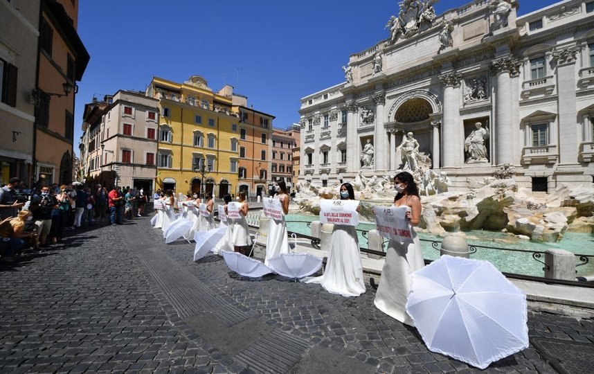 Римские невесты в гневе. Фото AFP