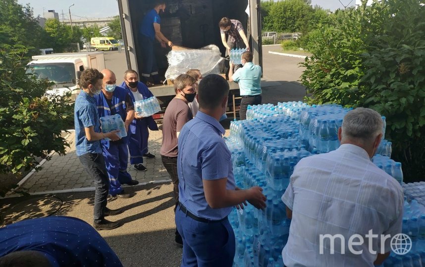 «Балтика» передала 24 000 бутылки воды в медучреждения Новосибирска и Красноярска