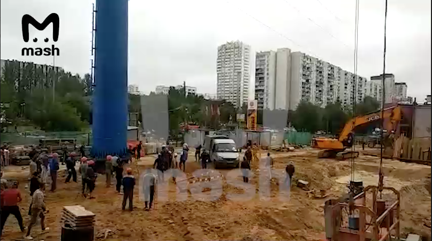 Драка на стройке в москве сегодня. Драка на стройке в москве сегодня. Массовая драка мигрантов в "москва-сити". Москва стройка 7 апреля 2022. Драка на стройке в москве сегодня.