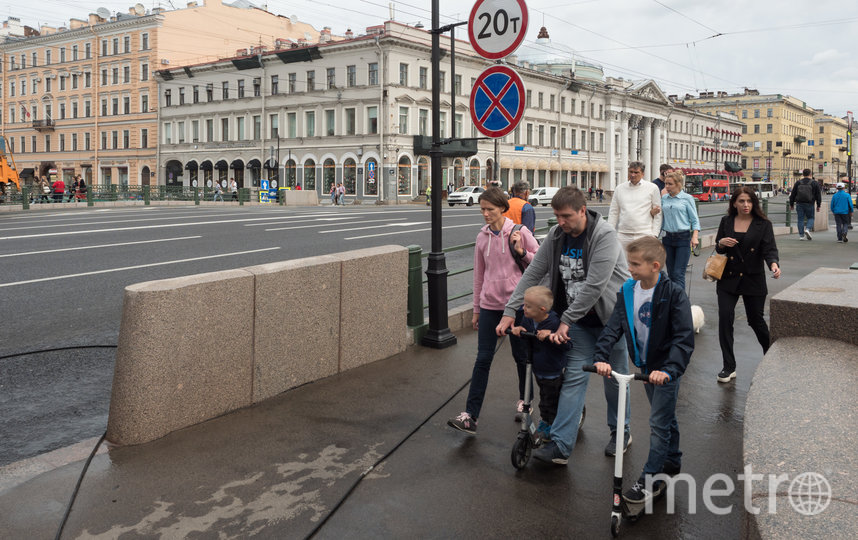 Окончанию ремонта рады все - и петербуржцы, и туристы, и водители. Фото Святослав Акимов, "Metro"