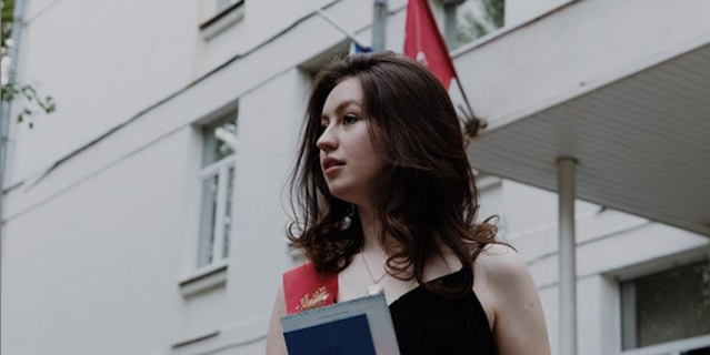 Мария, выпускница школы 2086. Мария, выпускница школы 2086.