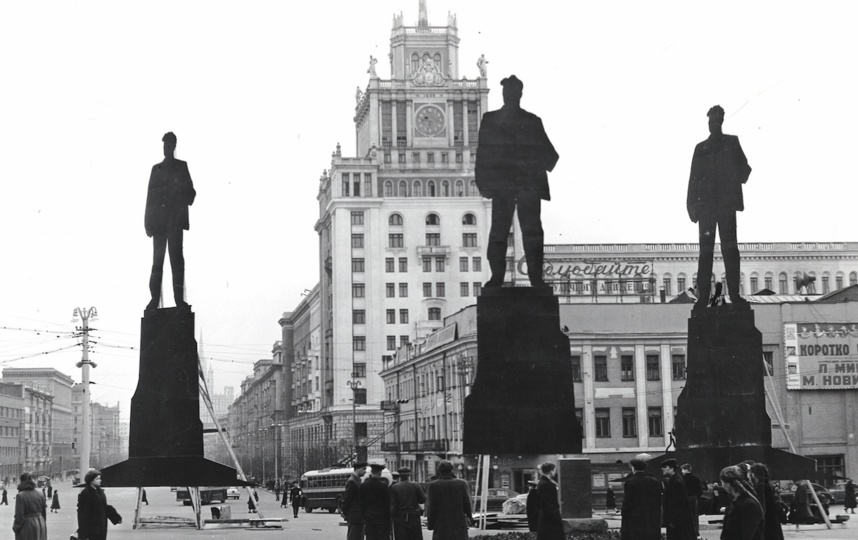 Памятник маяковскому фото