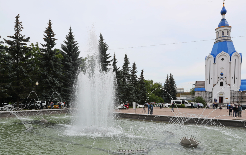 29 июля обновлённый сквер Николая Ивасюка посетил губернатор Александр Беглов. Фото gov.spb.ru, "Metro"