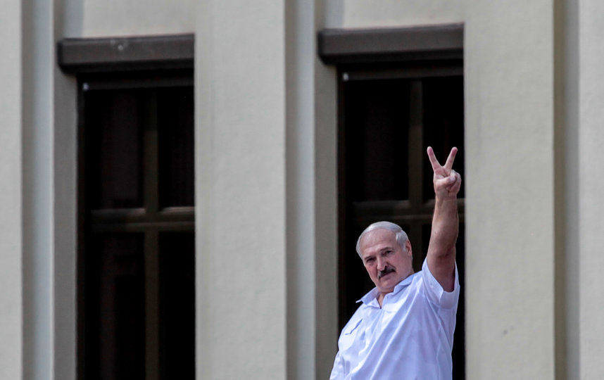 Александр Лукашенко на митинге в свою поддержку. Фото AFP