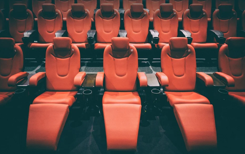 Кинотеатры и фудкорты, возможно, откроют раньше намеченного. Фото pixabay.com