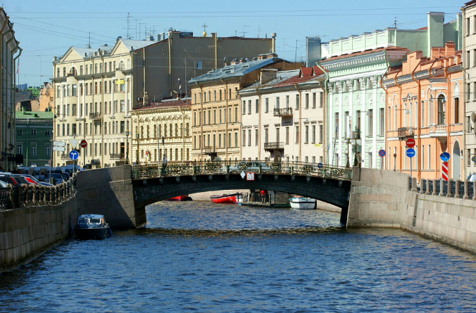 Большой Конюшенный мост. Фото https://gge.ru/.