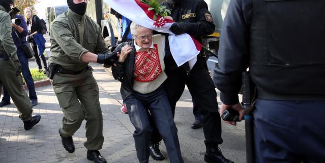 73-летняя активистка Нина Багинская. 73-летняя активистка Нина Багинская.