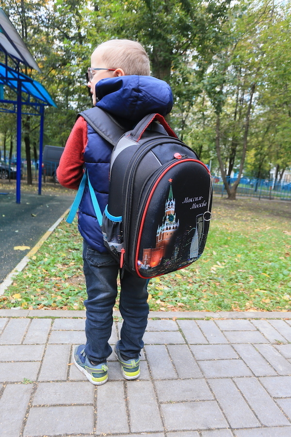 У Москвы есть даже именной рюкзак. Фото Василий Кузьмичёнок