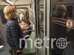Как в Петербурге соблюдают масочный режим в метро. Фото Святослав Акимов., "Metro"