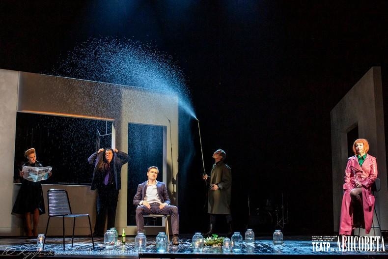 Cцены из спектакля. Фото Lensov-theatre.spb.ru